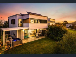 Treetops Ocean Vista Lalirra